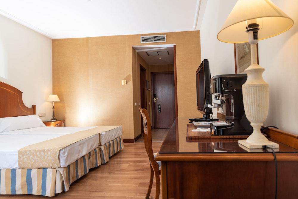 Termes Montbrio Hotel & Spa Montbrio del Camp Bagian luar foto